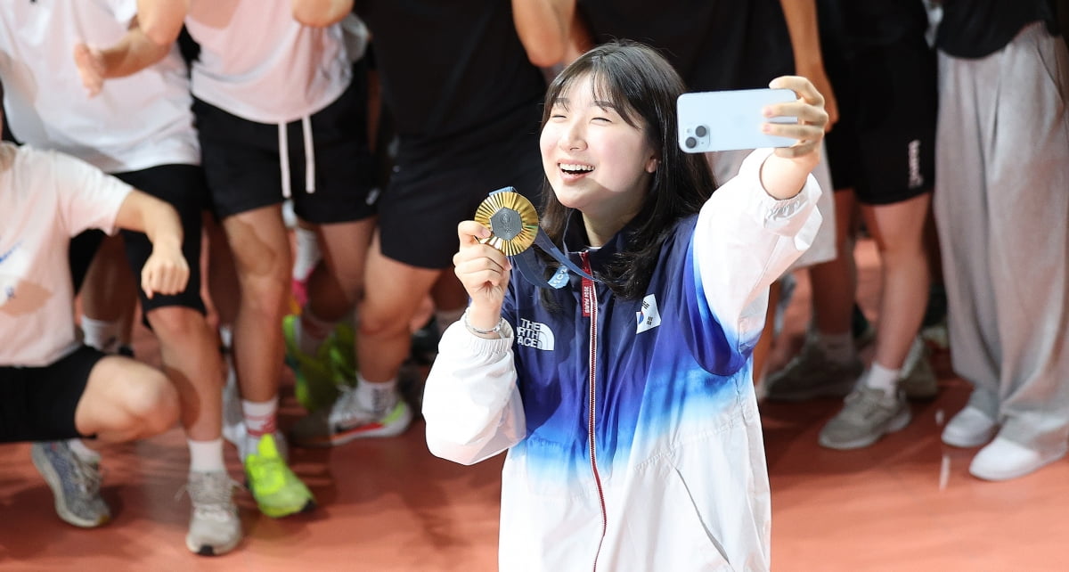 罗马诺：曼联计划明年引进一名适合阿莫林战术体系的左边翼卫