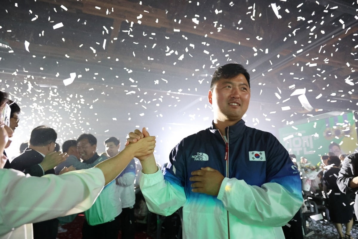 历史第一人！巴特勒35分19板10助攻4抢断0失误