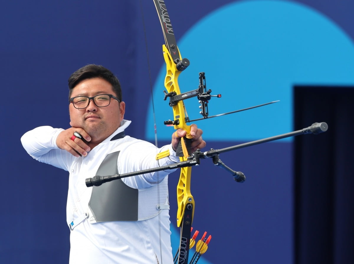 本轮亚冠精英现场观众人数：山东主场第二，申花主场第四