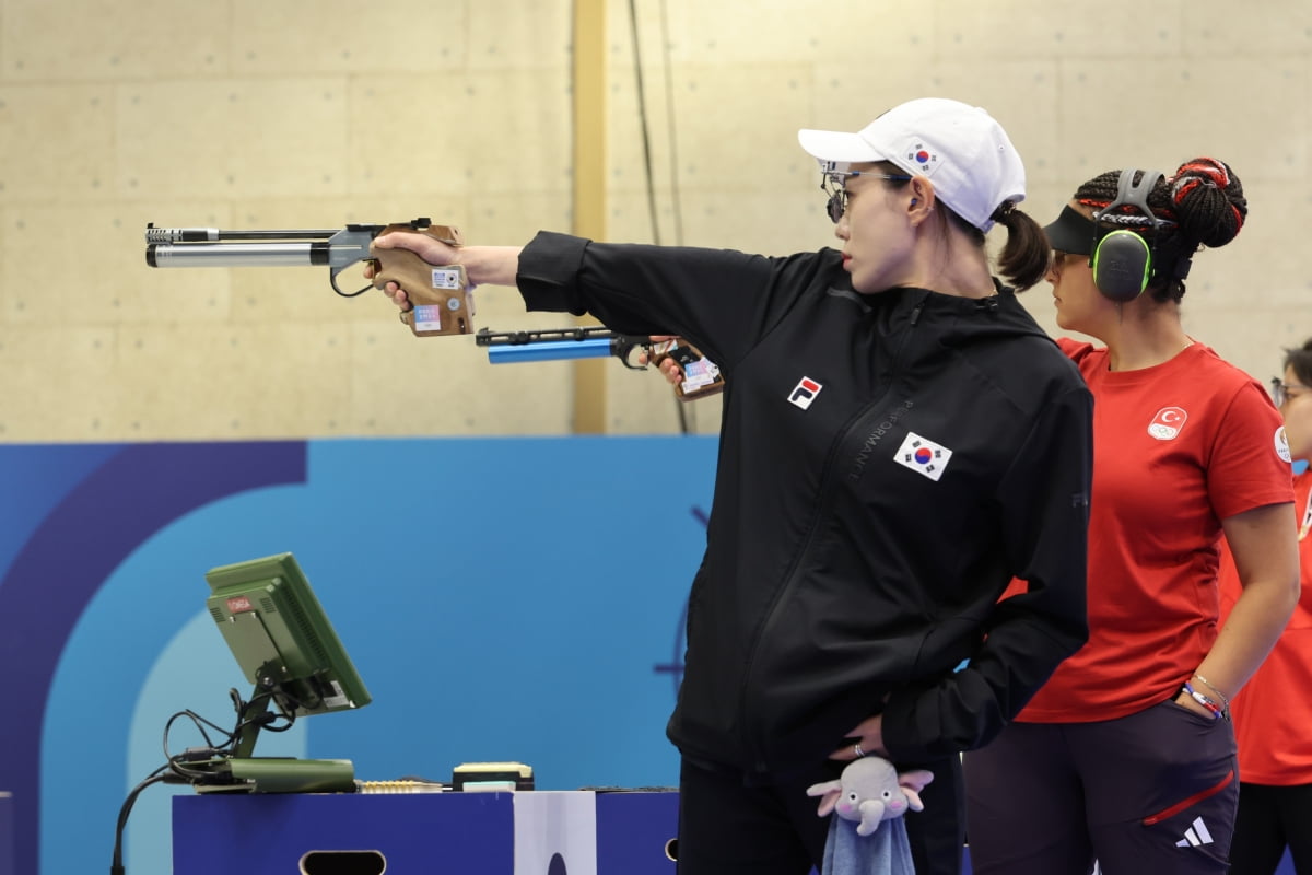 上海110-112不敌天津 球员评价：4人满分，4人及格，2人崩盘