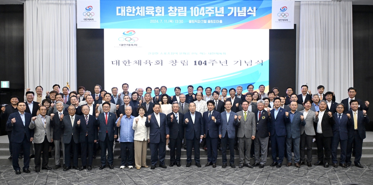 太冤了：维尼修斯没有拿到金球奖 罗德里欧洲杯踢了半场就金球