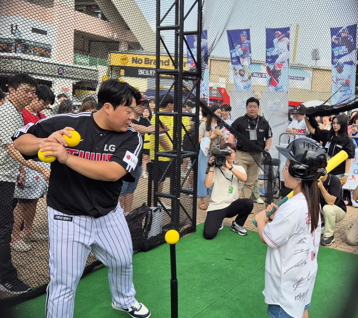 又伤了，切尔西18岁中场凯利曼自宣遭遇腿筋重伤