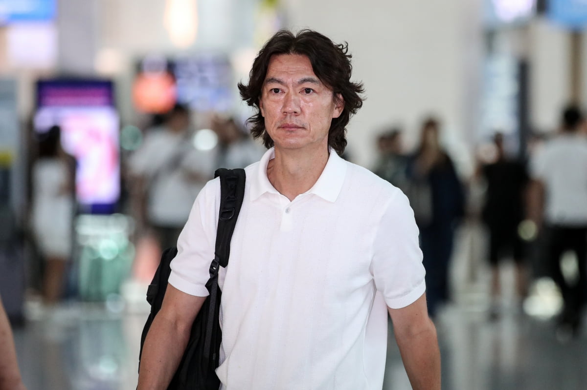 哈登本场比赛命中2记三分，生涯三分总命中数突破3000大关