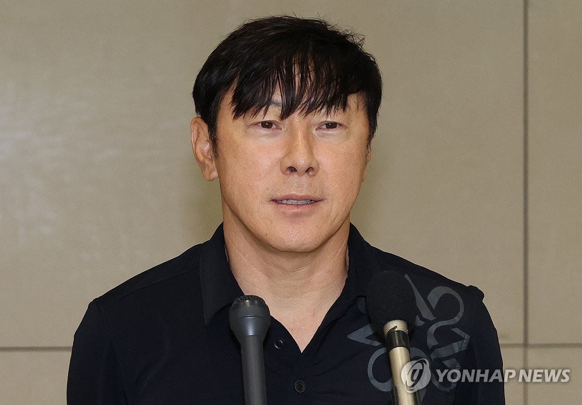 这次动作快了，巴萨在特狮受伤不到三天内就敲定什琴斯尼