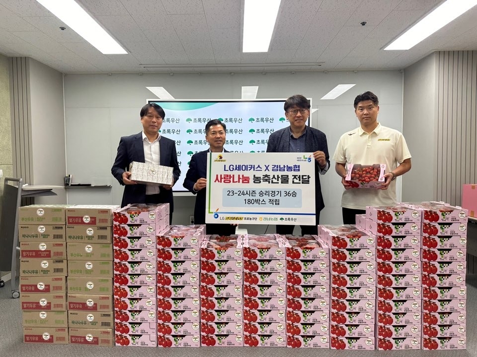 大胜福建邱彪发布会：赞防守与篮板，认可摩尔，谈2伤员恢复情况