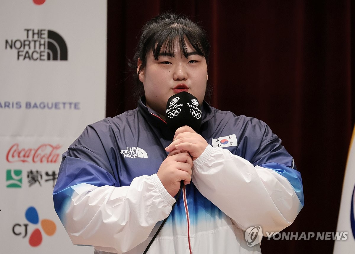 尽力了！克拉克调整状态空砍全场最高的26分6篮板9助攻 遗憾结束本赛季