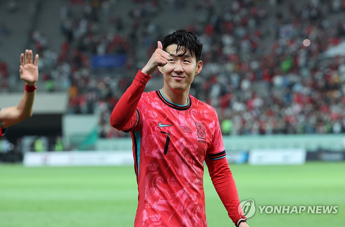 创造历史，李在城是首位德甲对阵拜仁上演梅开二度的亚洲球员