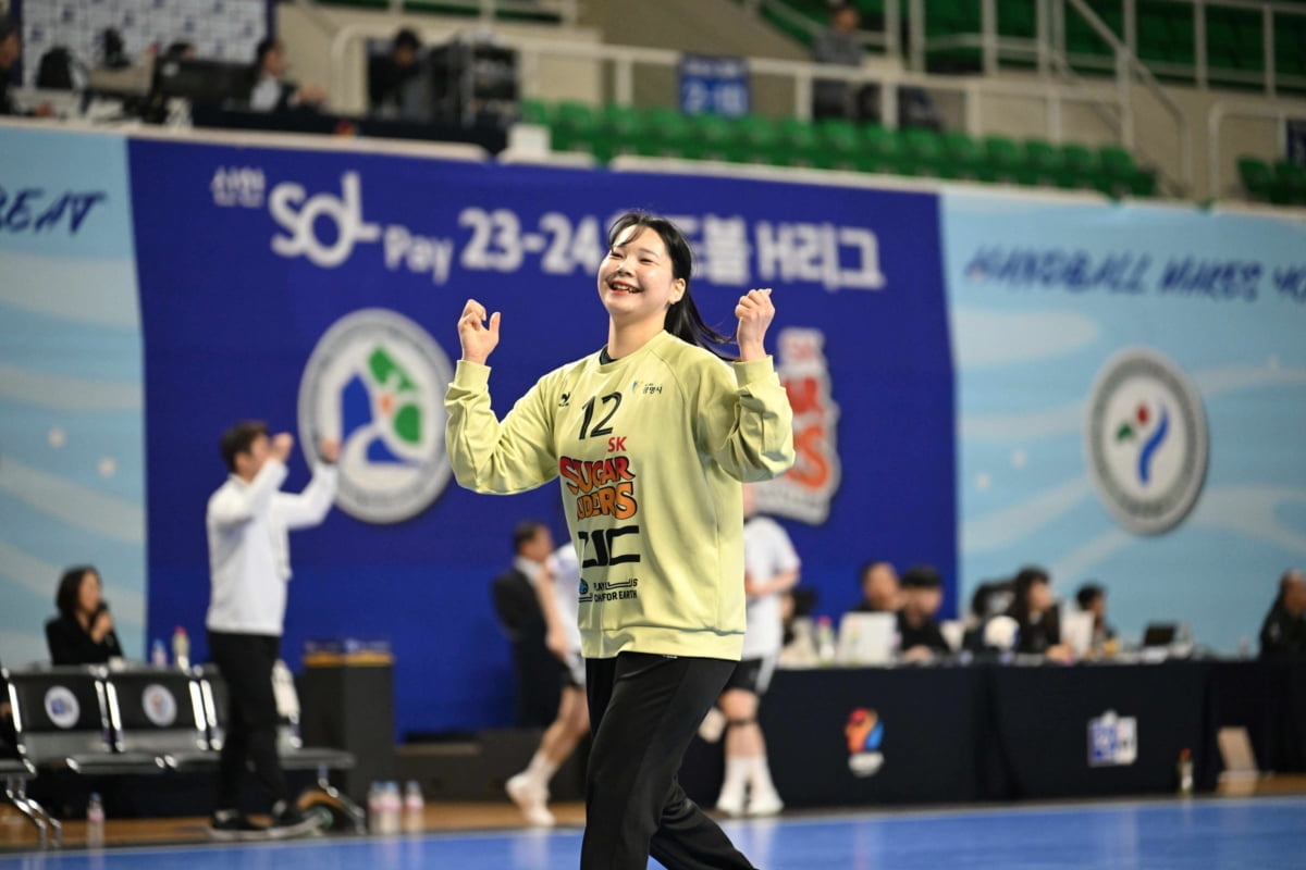 欧冠-阿森纳客场5-1葡体 枪手终结葡体9连胜，萨卡传射