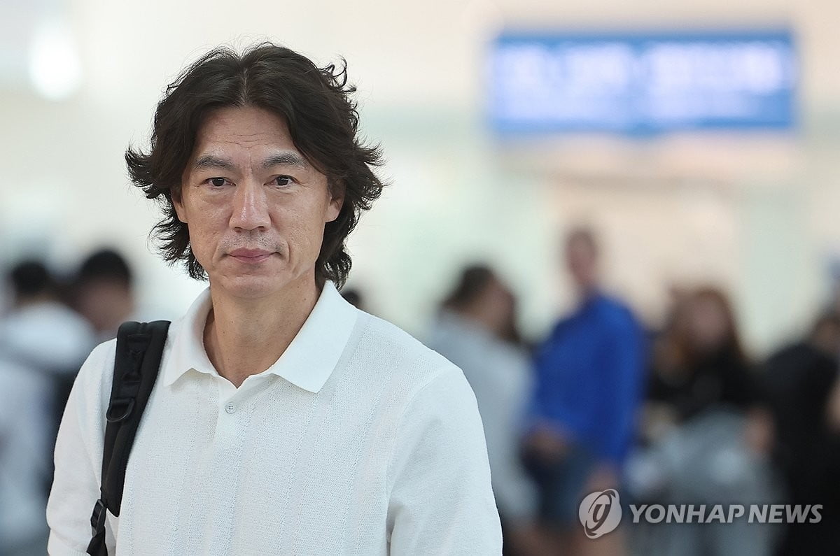 世体：巴萨战吉罗纳7人伤缺 弗里克可能让奥尔莫和卡萨多首发